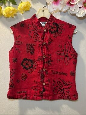 Clio Red Sleeveless Mandarin Collar Button-Up Top with Black Floral Print